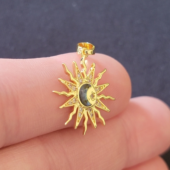 Pendant - Picture 3 of 5